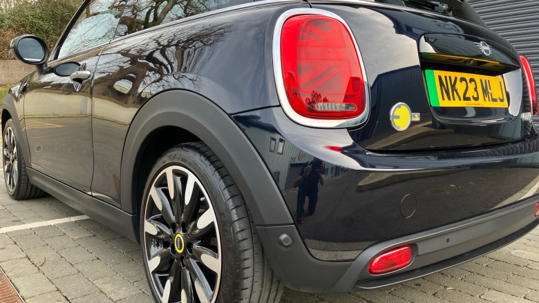 MINI Hatchback 135kW Cooper S Level 3 33kWh 3dr Auto Electric Hatchback